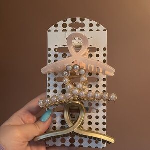 NWT Nicole Miller Hair Clips